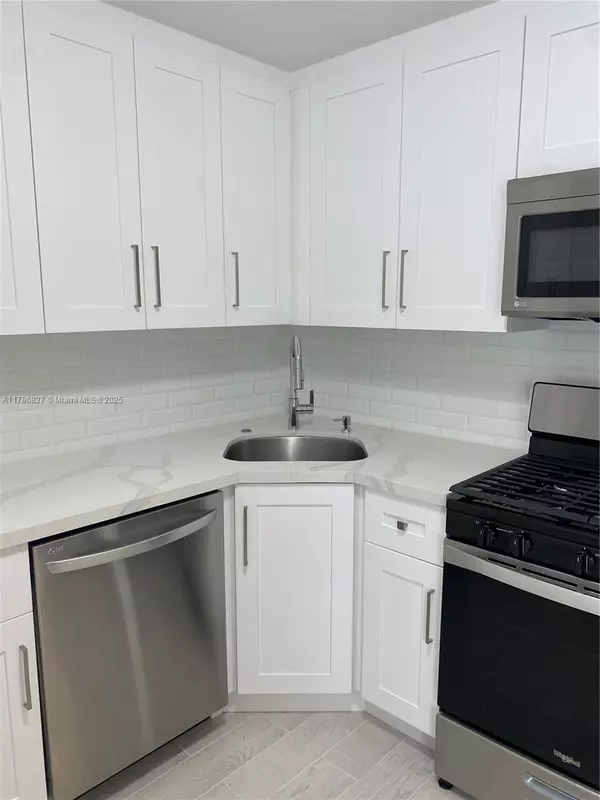3245 Virginia St #7, Miami, FL 33133