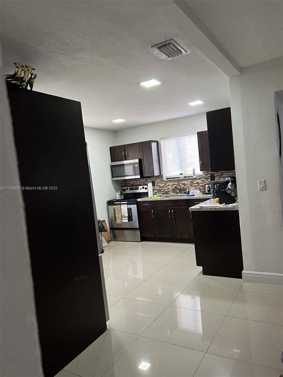 Miami, FL 33155,7225 SW 21st St