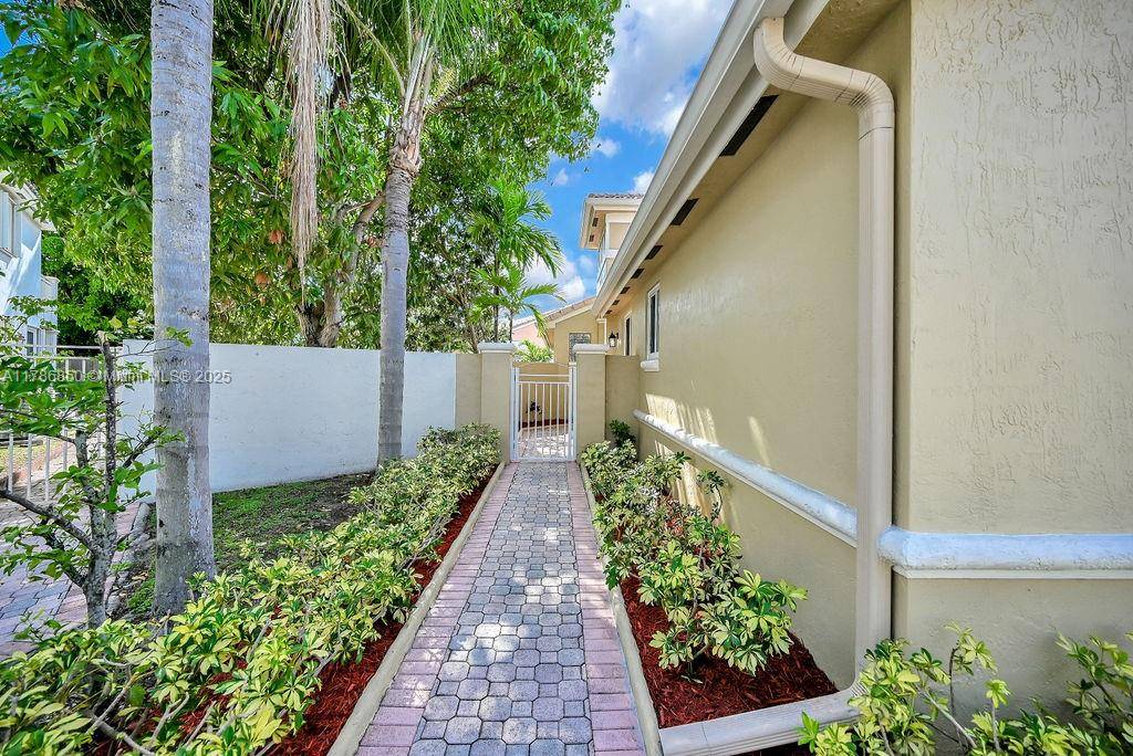 Doral, FL 33178,4643 NW 94th Pl