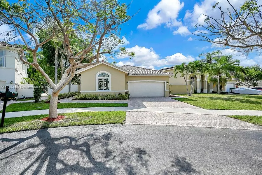 4643 NW 94th Pl, Doral, FL 33178