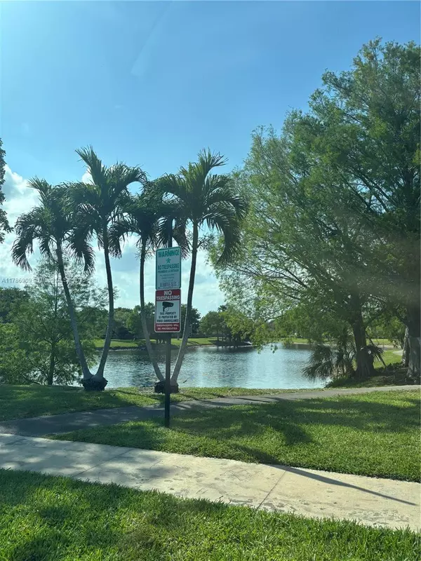 Boca Raton, FL 33433,8353 Trent Ct #A