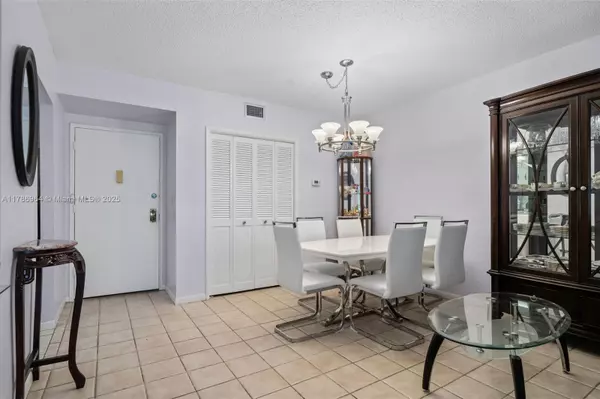 Hollywood, FL 33021,3800 Hillcrest Dr #210