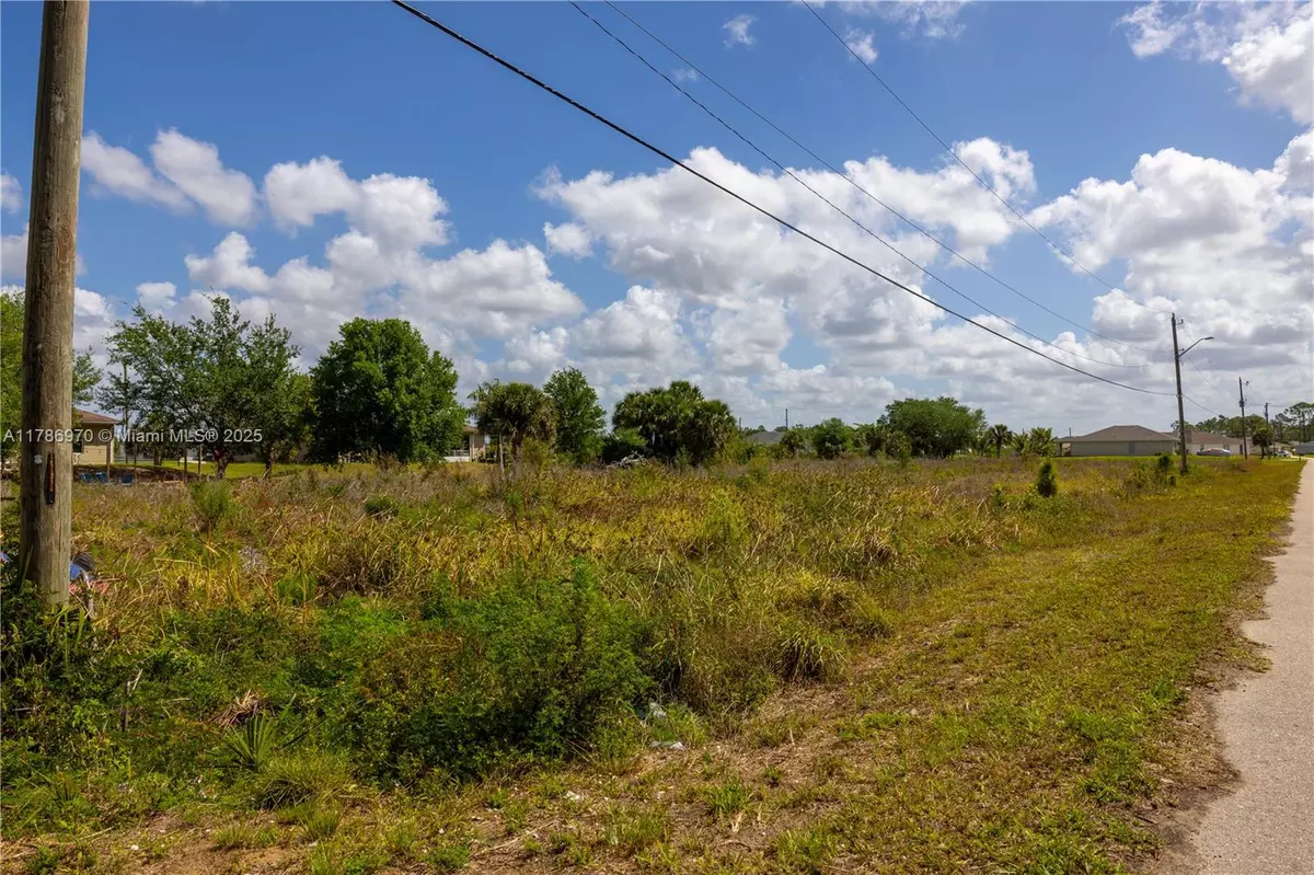 Lehigh Acres, FL 33971,3818 22ND ST W