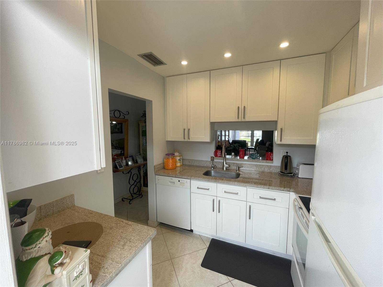 Lauderdale Lakes, FL 33313,5031 W Oakland Park Blvd #204