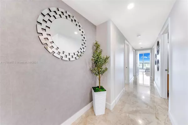 Sunny Isles Beach, FL 33160,17001 Collins Ave #2401