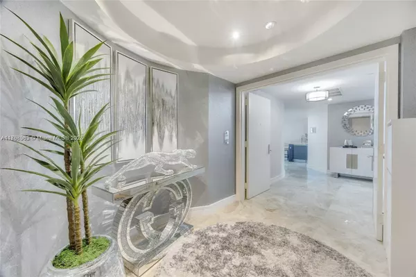 Sunny Isles Beach, FL 33160,17001 Collins Ave #2401