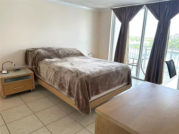 Hallandale Beach, FL 33009,Address not disclosed