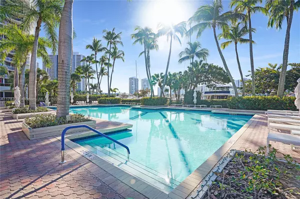 Aventura, FL 33180,3600 Yacht Club Dr #2001