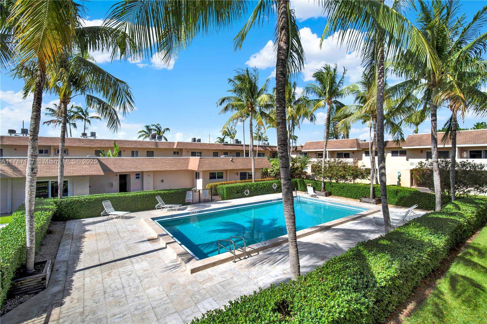 14500 SW 88th Ave #204, Palmetto Bay, FL 33176