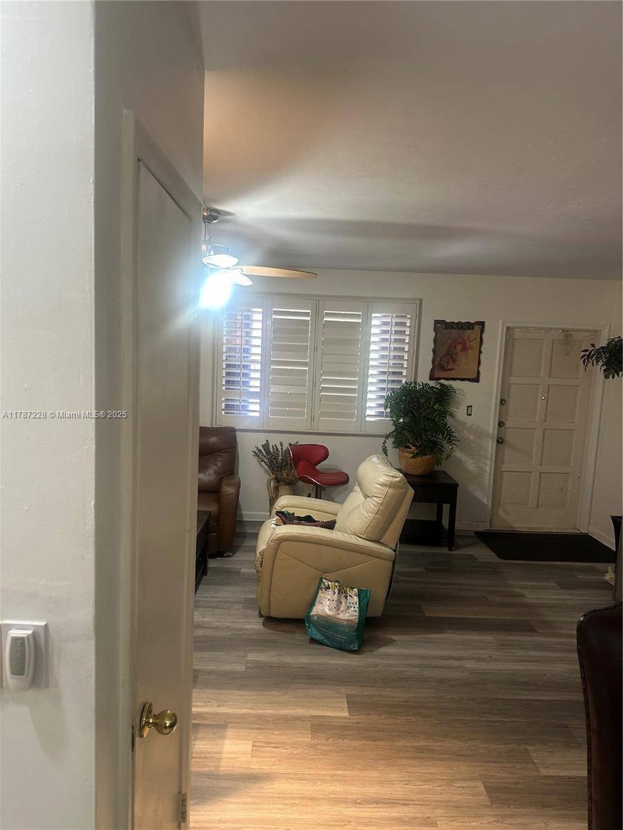 Hollywood, FL 33020,Address not disclosed