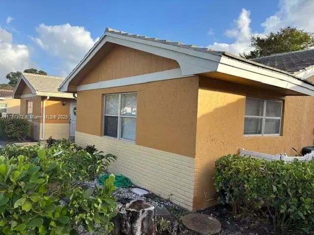 8444 NW 23rd Mnr #W, Coral Springs, FL 33065