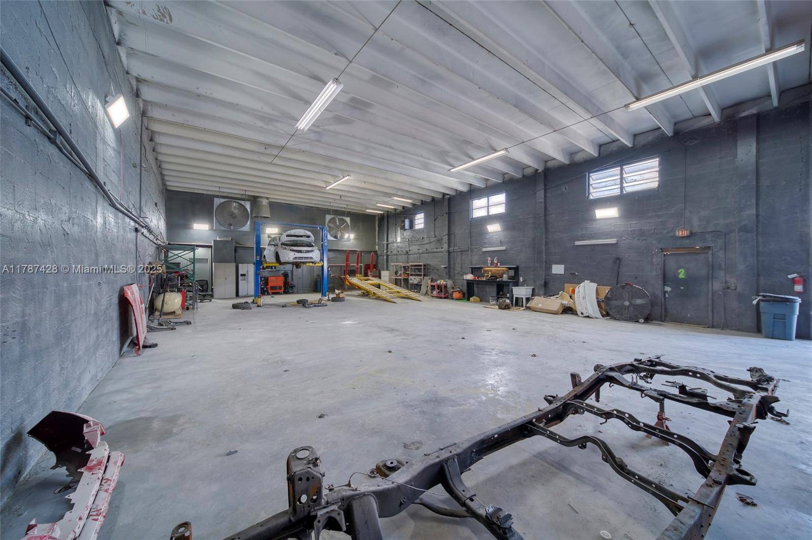 Hialeah, FL 33016,Body Repair Shop For Sale in Hialeah