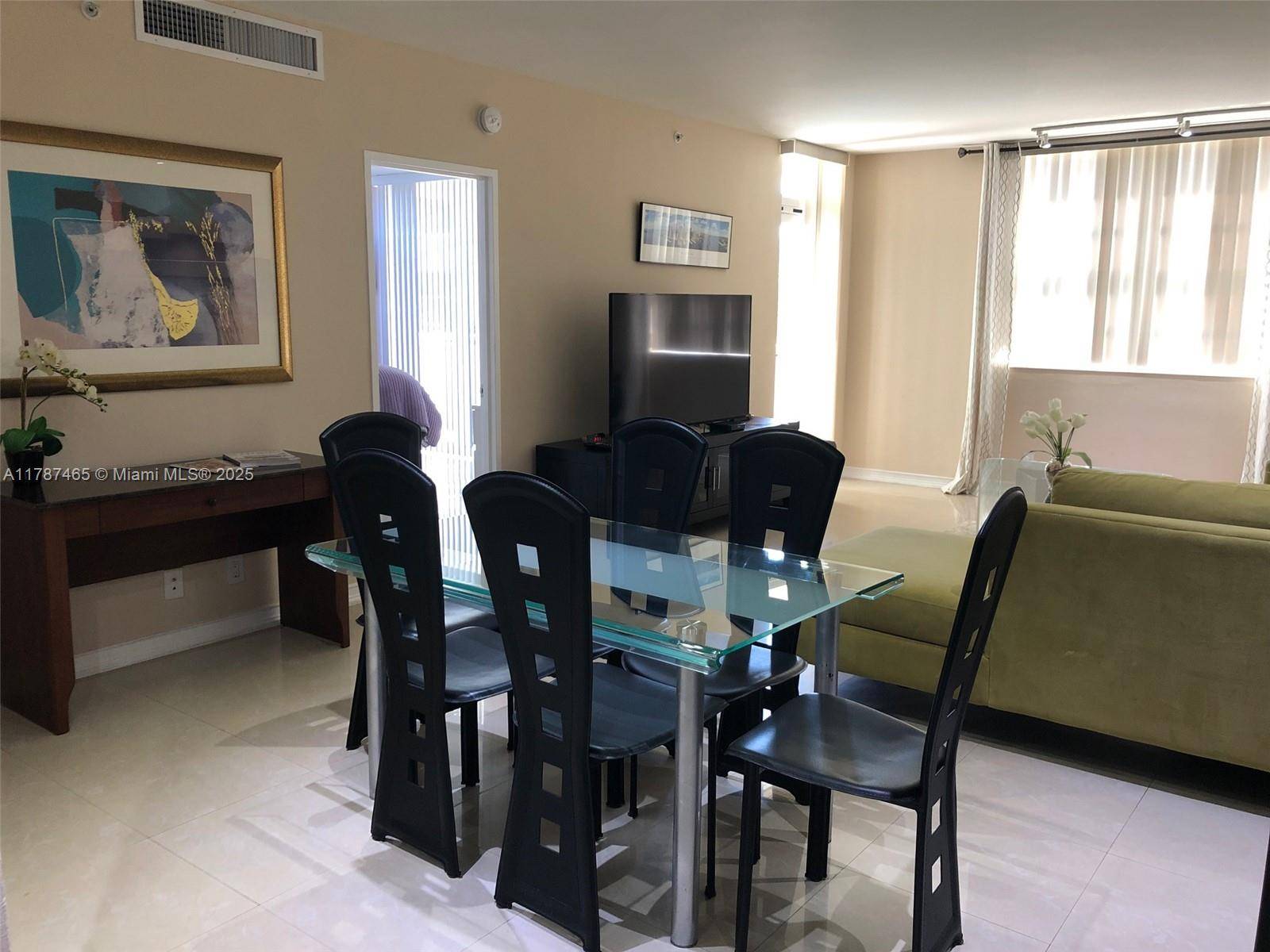 Hollywood, FL 33019,3001 S Ocean Dr #327