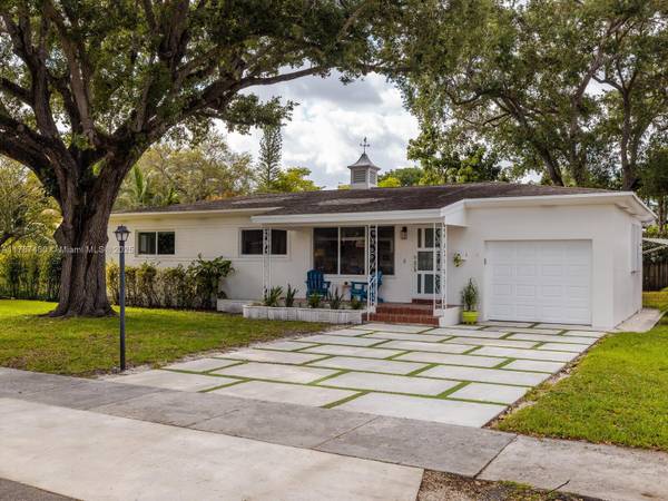 310 NE 127th St,  North Miami,  FL 33161