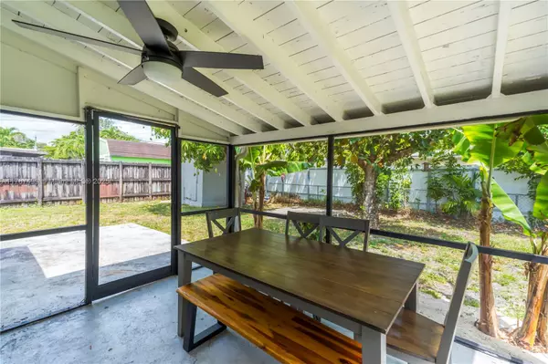 Hollywood, FL 33024,6501 Scott St