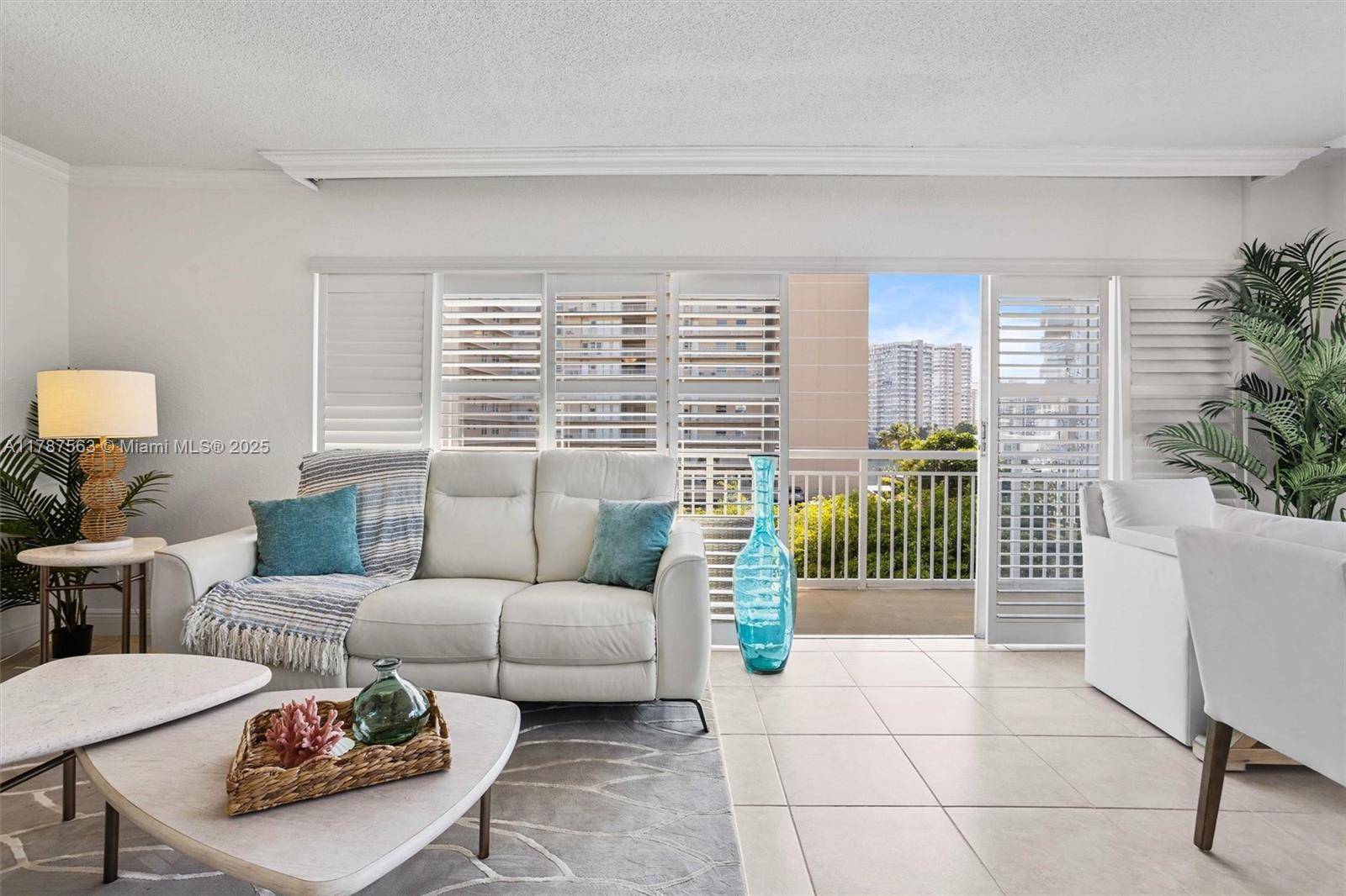 Hallandale Beach, FL 33009,126 Golden Isles Dr #42A