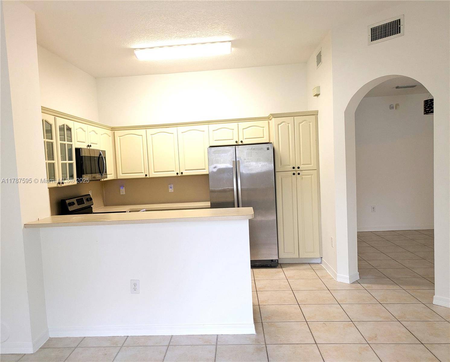 Miami Lakes, FL 33016,8356 NW 145th St #8356