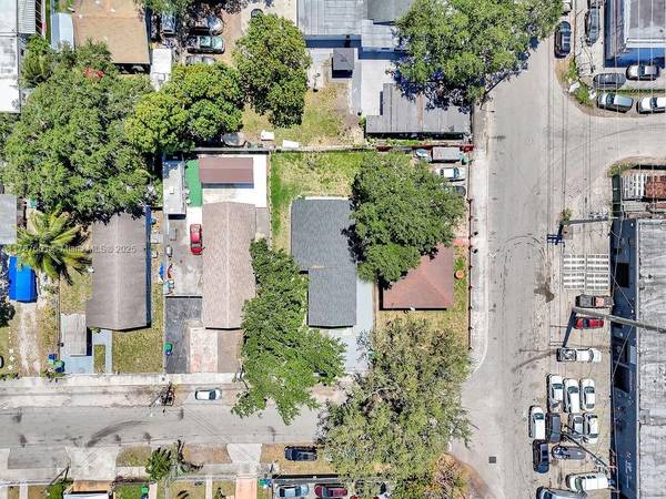 3384 NW 52nd St,  Miami,  FL 33142