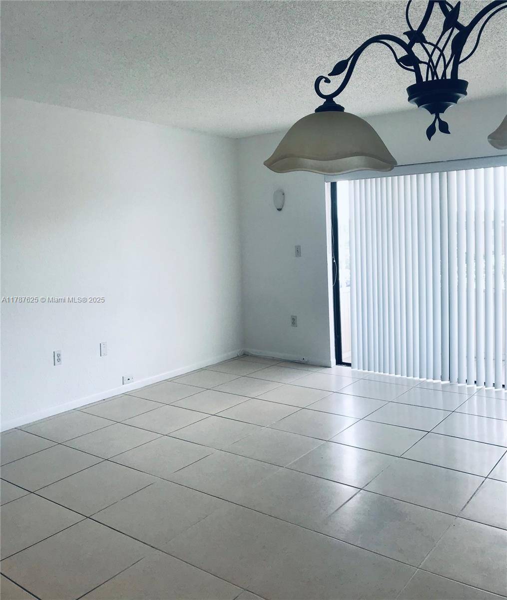 Hialeah, FL 33015,17600 NW 68th Ave #B3006