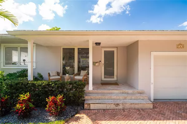 Coral Gables, FL 33134,708 Majorca Ave