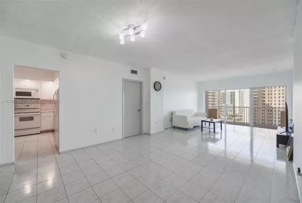 Hallandale Beach, FL 33009,1950 S Ocean Dr #9B