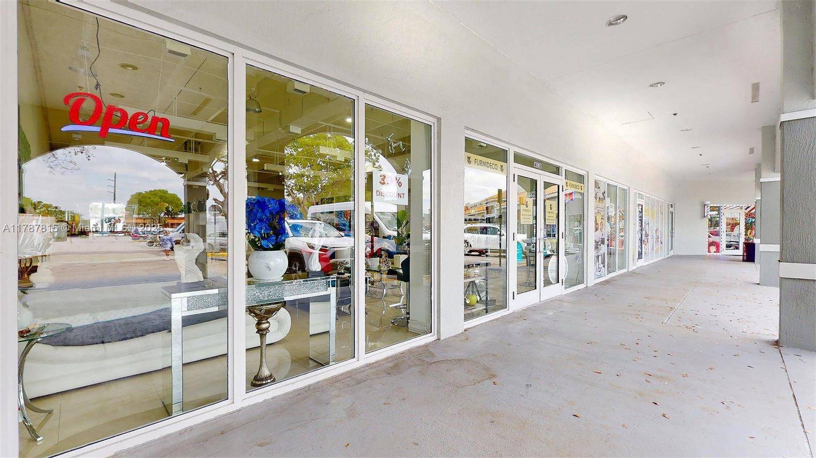 Miami, FL 33184,14538 SW 8th St