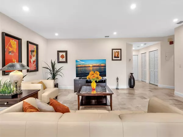 Boca Raton, FL 33433,6538 Via Regina #9