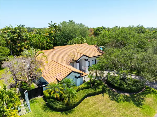 16125 SW 84th Pl, Palmetto Bay, FL 33157