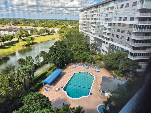 Hollywood, FL 33021,4001 Hillcrest Dr #1009