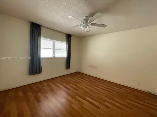 1300 N 17th Ave #207, Hollywood, FL 33020