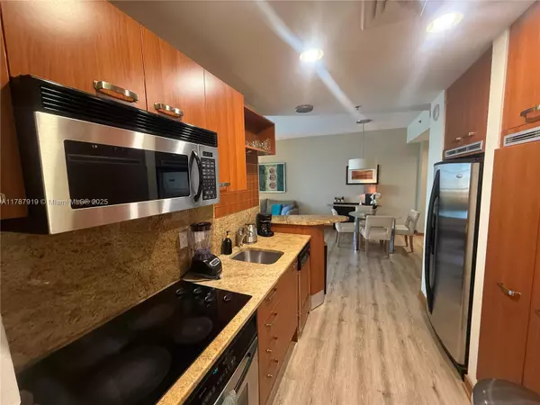 Miami, FL 33131,1395 Brickell Ave #3211