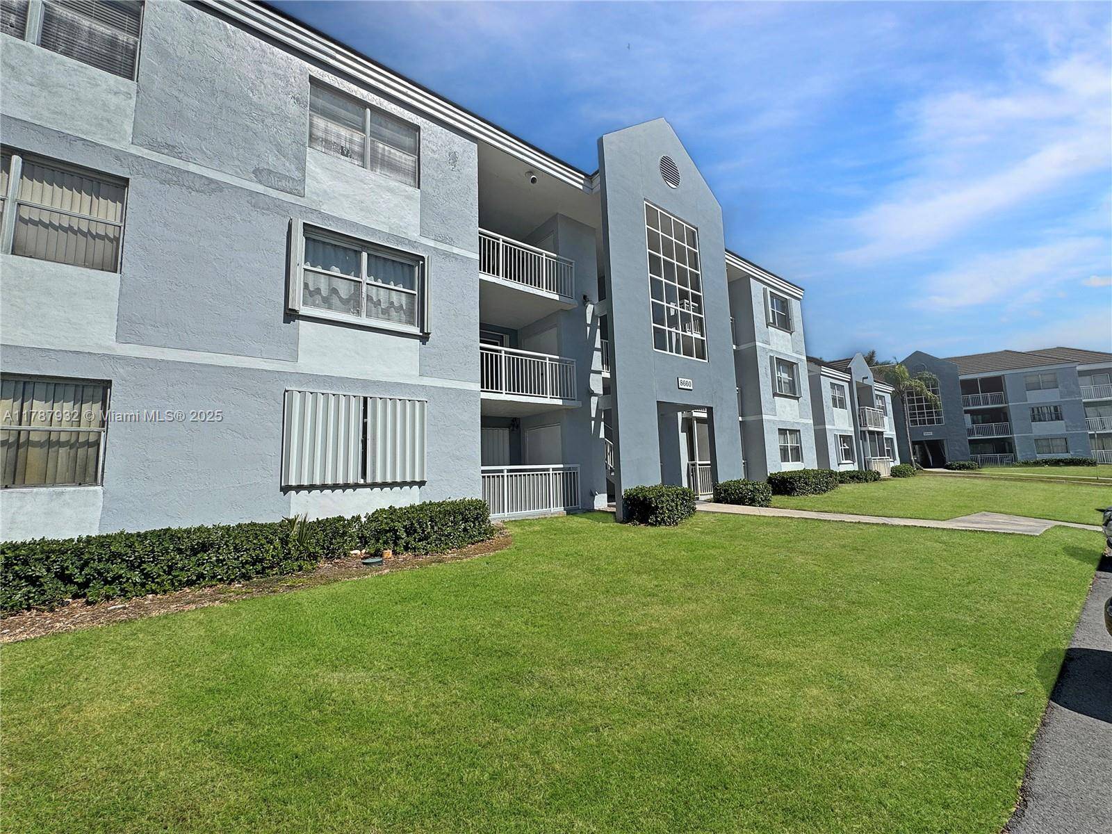 8660 SW 212th St #306, Cutler Bay, FL 33189
