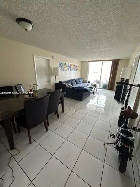Miami Beach, FL 33139,1666 West #303