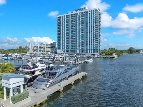 North Miami Beach, FL 33160,17111 Biscayne Blvd #309