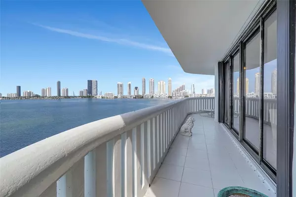 Aventura, FL 33160,3000 Island Blvd #706