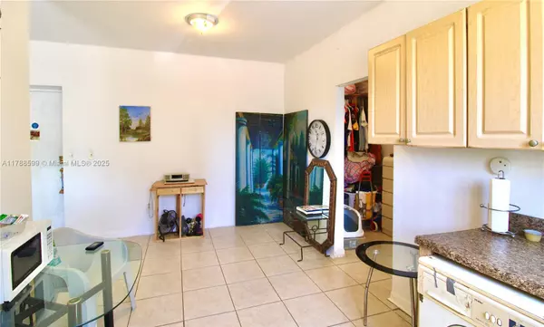 Miami, FL 33128,1021 NW 3rd St #201