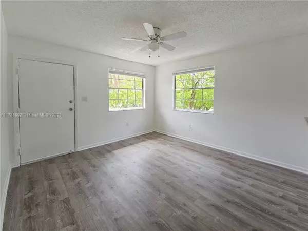 West Miami, FL 33144,6617 SW 10th St #5