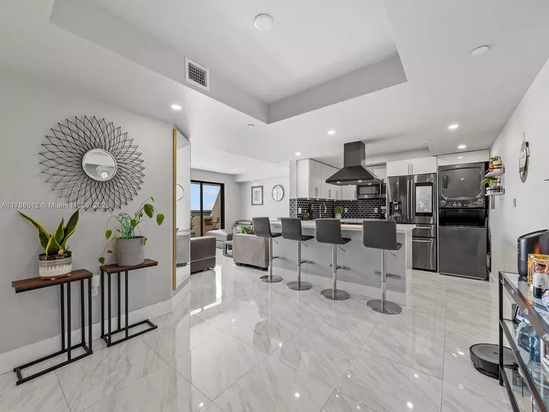 911 E Ponce De Leon Blvd #1601, Coral Gables, FL 33134