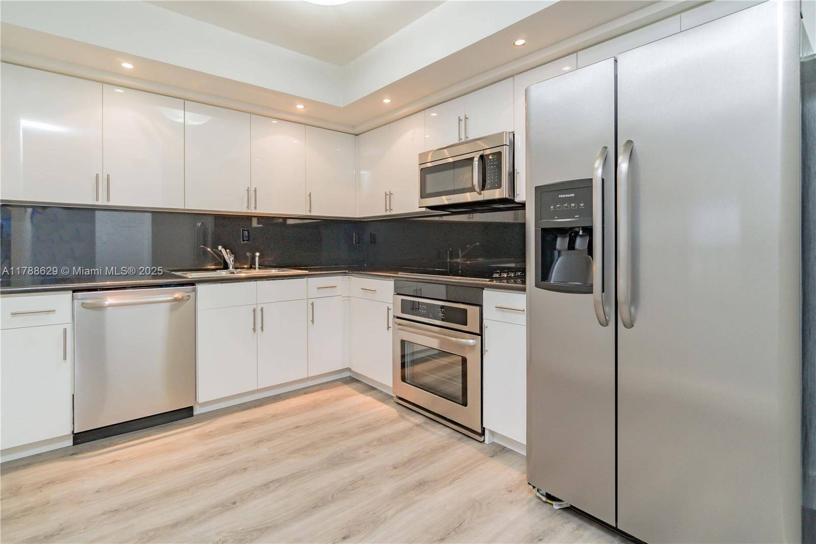 Aventura, FL 33180,3530 Mystic Pointe Dr #1513