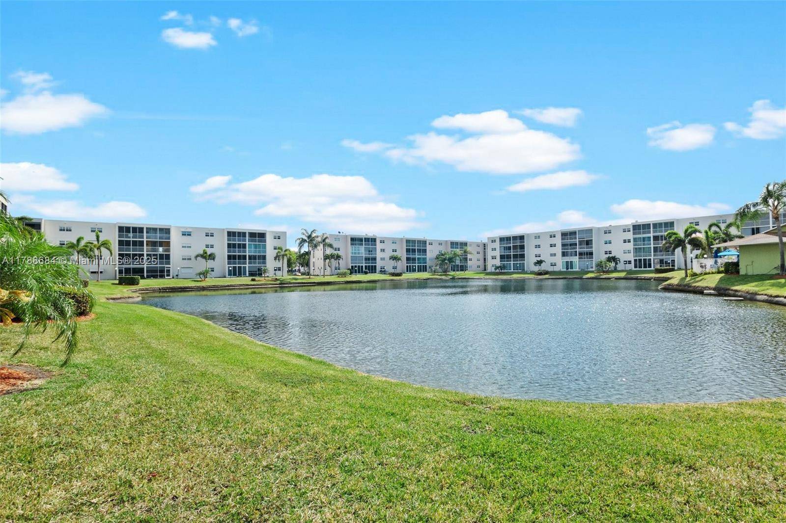 1024 SE 4th Ave #102, Dania Beach, FL 33004