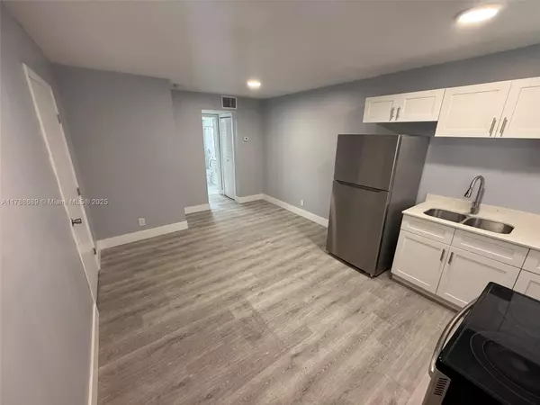 Pembroke Pines, FL 33023,6840 Pembroke Rd #103