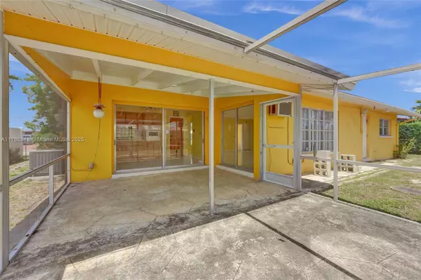 Boca Raton, FL 33486,1032 SW 11th St