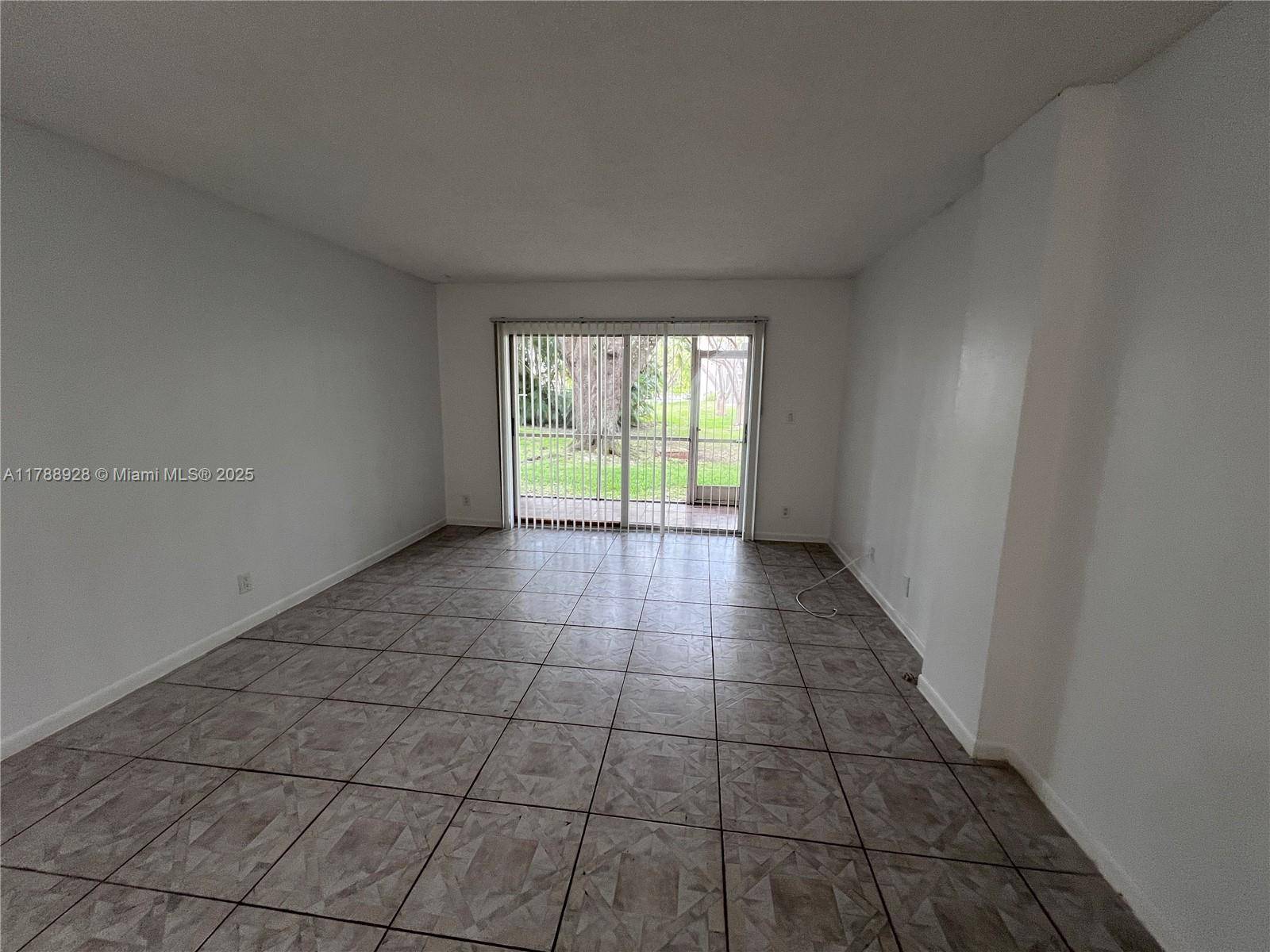 Coral Springs, FL 33071,1200 NW 87th Ave #112