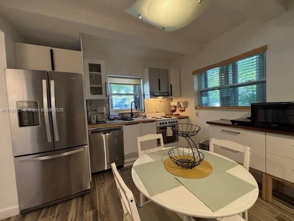 Miami, FL 33138,180 NE 82nd Ter #R