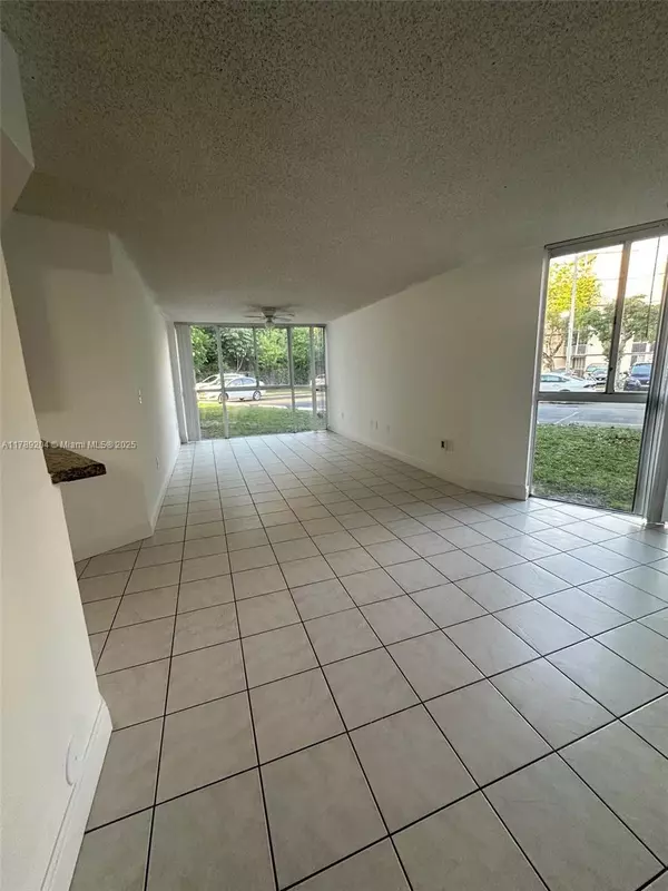 Hialeah, FL 33015,7165 NW 186th St #A103