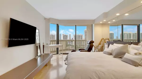 Aventura, FL 33160,1000 W Island Blvd #2409