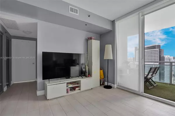 Miami, FL 33131,951 Brickell Ave #3801