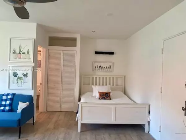 Miami Beach, FL 33139,1525 Meridian Ave #204
