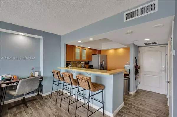 Aventura, FL 33180,3625 N Country Club Dr #2505