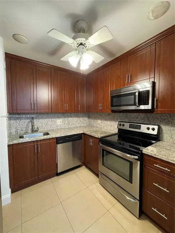 Miami, FL 33143,7965 SW 86th St #124